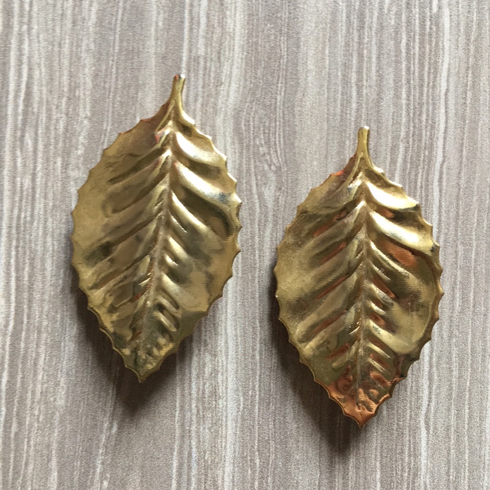 Vintage leaf clip-on earrings